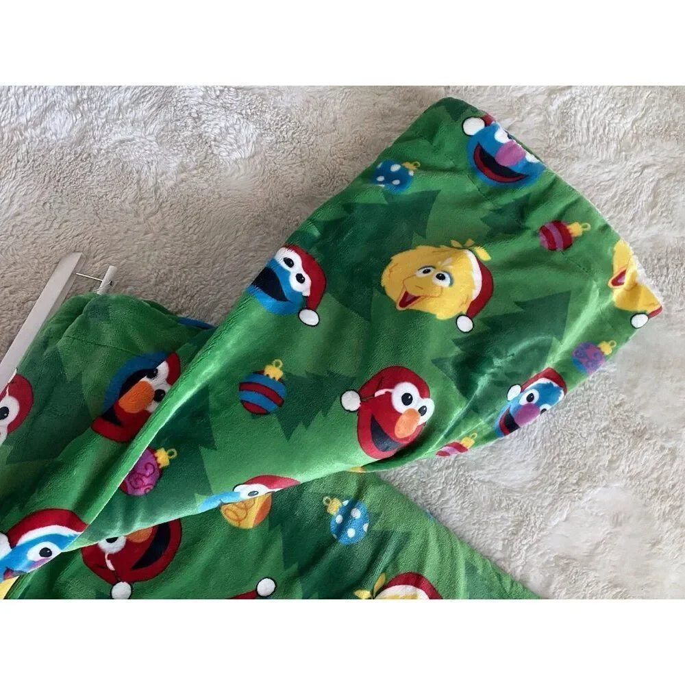 Sesame Street Christmas W/Sherpa Throw Blanket  Elmo Cookie Monster Big Bird NEW